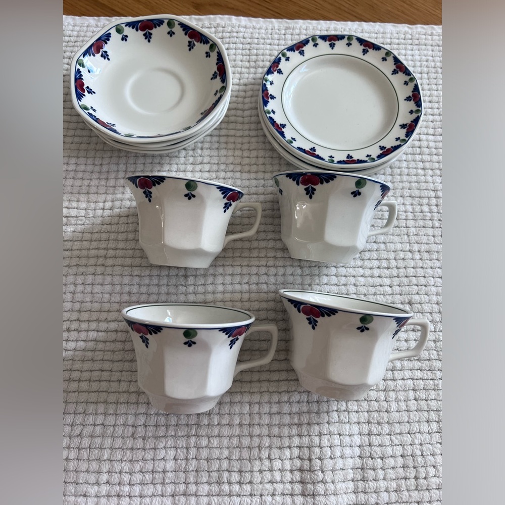 Adams~”Veruschka”~4 Bread & Butter/Dessert Plates+ 4 CupsReal English Ironstone~